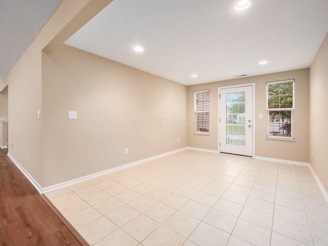 4888 Ashleigh Drive, Dublin, OH 43016