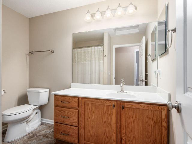 4888 Ashleigh Drive, Dublin, OH 43016