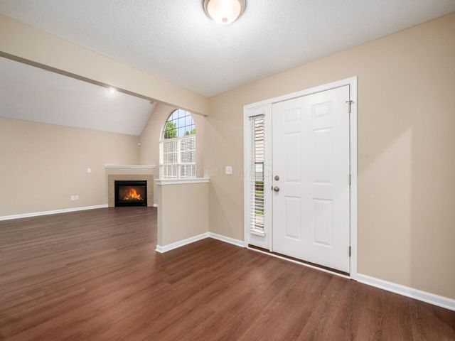 4888 Ashleigh Drive, Dublin, OH 43016