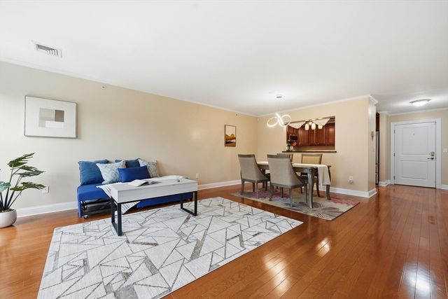 11 Cheriton Rd 306, Boston, MA 02132
