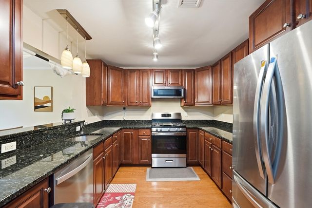 11 Cheriton Rd 306, Boston, MA 02132