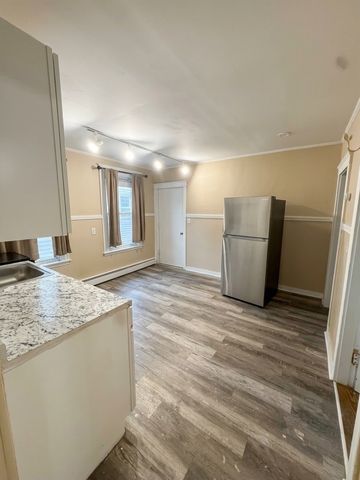 6-8 Blossom St 1, Haverhill, MA 01835
