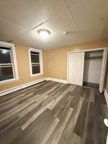 6-8 Blossom St 1, Haverhill, MA 01835