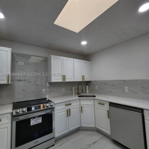 9088 SW 22nd St E, Boca Raton, FL 33428