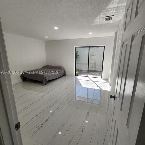 9088 SW 22nd St E, Boca Raton, FL 33428