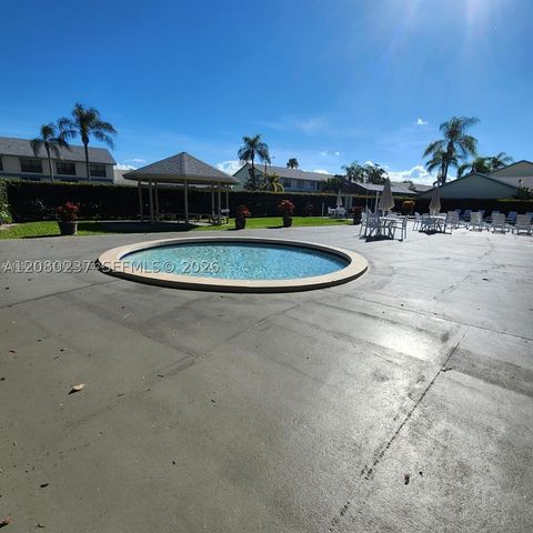 9088 SW 22nd St E, Boca Raton, FL 33428