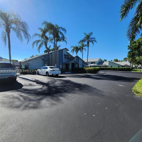 9088 SW 22nd St E, Boca Raton, FL 33428