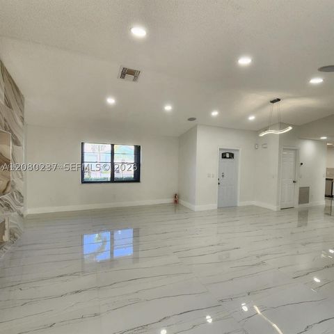 9088 SW 22nd St E, Boca Raton, FL 33428
