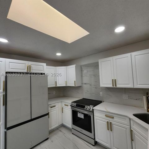 9088 SW 22nd St E, Boca Raton, FL 33428