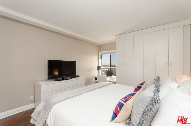 1131 ALTA LOMA Road 403, West Hollywood, CA 90069