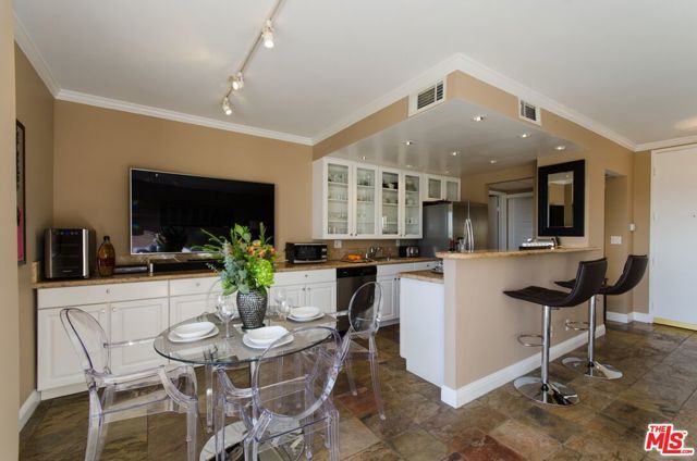 1131 ALTA LOMA Road 403, West Hollywood, CA 90069
