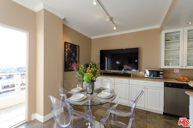 1131 ALTA LOMA Road 403, West Hollywood, CA 90069