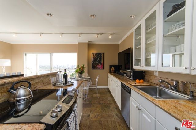 1131 ALTA LOMA Road 403, West Hollywood, CA 90069