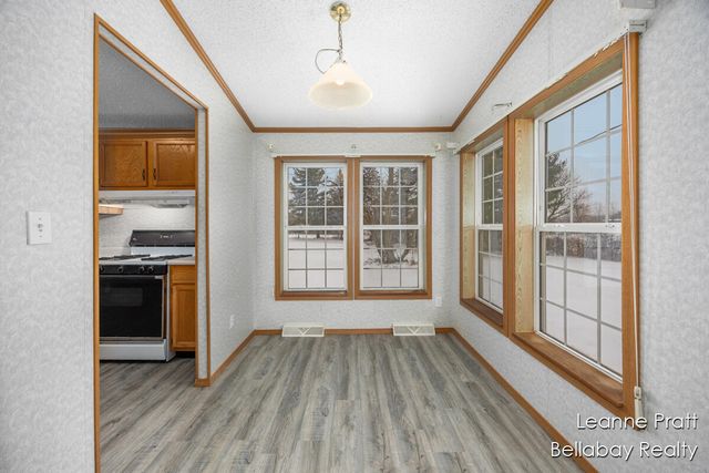 9820 W 5 Point Highway, Kalamo Twp, MI 49021