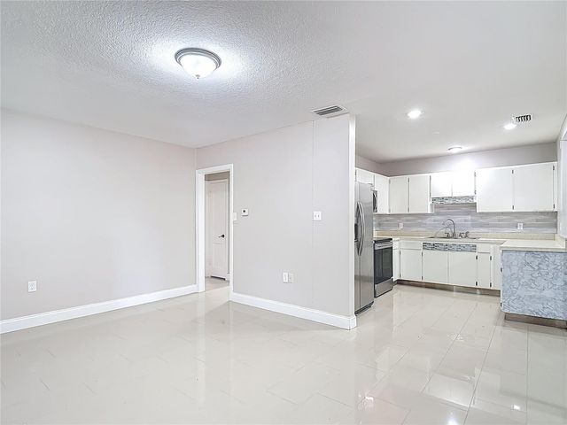 1328 DIVOT LANE, Tampa, FL 33612