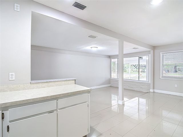 1328 DIVOT LANE, Tampa, FL 33612