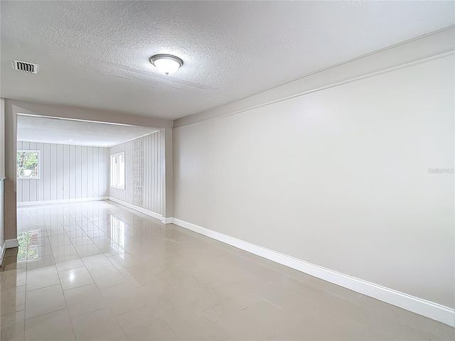 1328 DIVOT LANE, Tampa, FL 33612