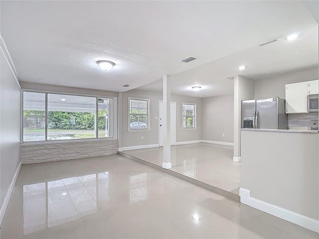 1328 DIVOT LANE, Tampa, FL 33612