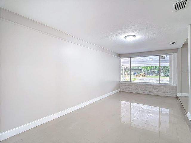 1328 DIVOT LANE, Tampa, FL 33612