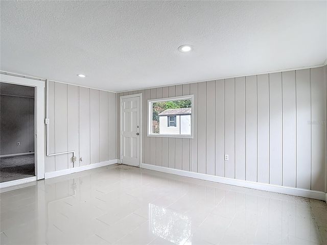 1328 DIVOT LANE, Tampa, FL 33612