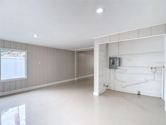 1328 DIVOT LANE, Tampa, FL 33612