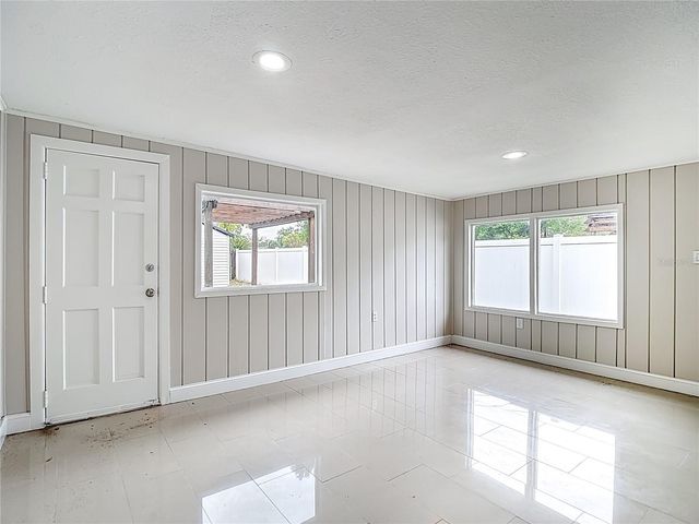 1328 DIVOT LANE, Tampa, FL 33612