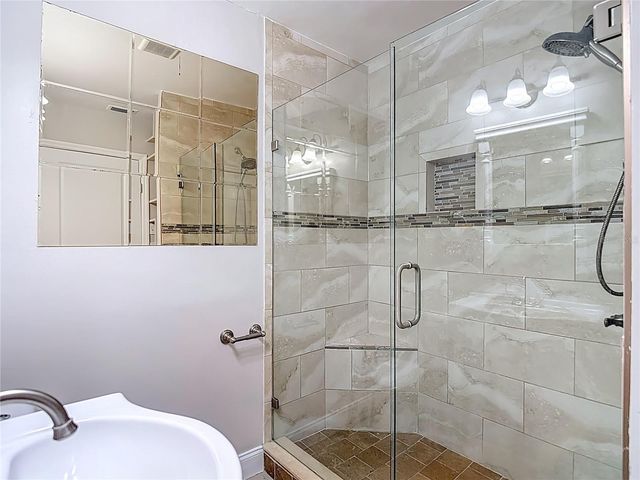 1328 DIVOT LANE, Tampa, FL 33612