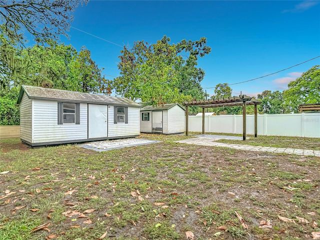 1328 DIVOT LANE, Tampa, FL 33612