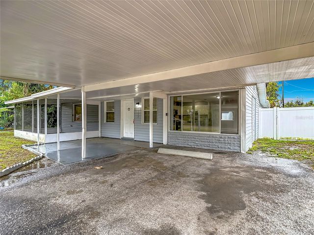 1328 DIVOT LANE, Tampa, FL 33612