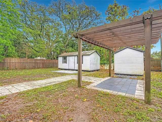 1328 DIVOT LANE, Tampa, FL 33612