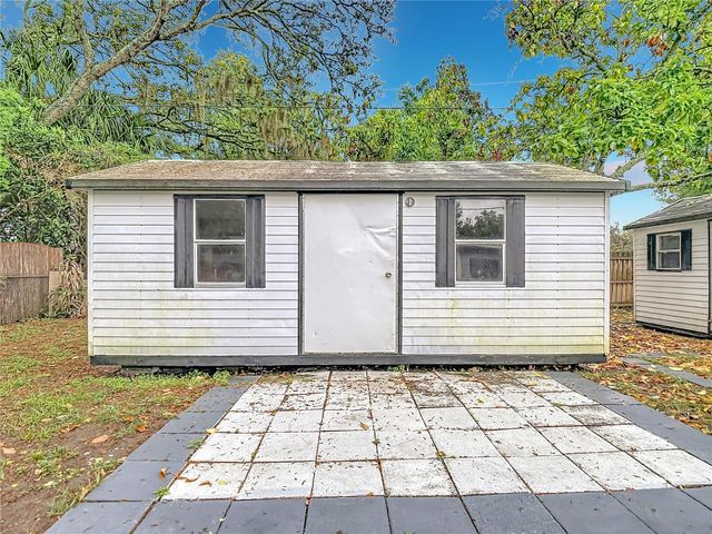 1328 DIVOT LANE, Tampa, FL 33612