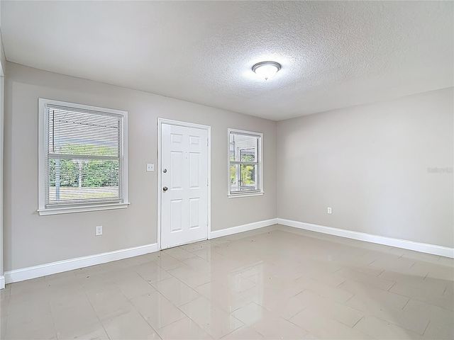 1328 DIVOT LANE, Tampa, FL 33612