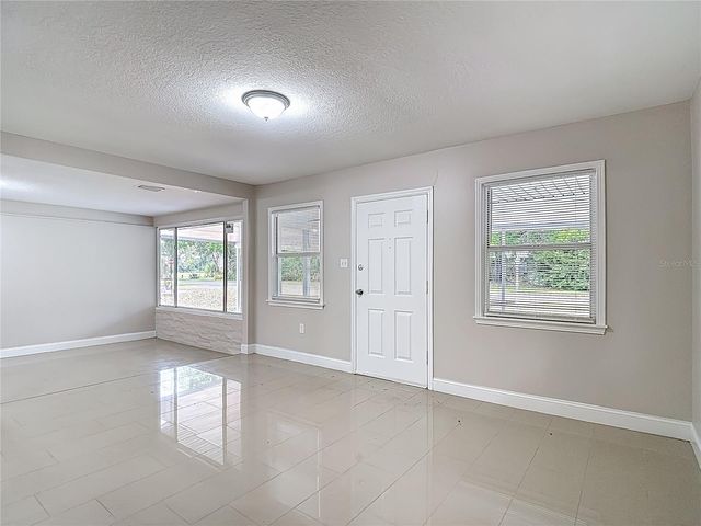 1328 DIVOT LANE, Tampa, FL 33612