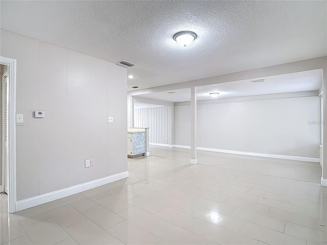 1328 DIVOT LANE, Tampa, FL 33612