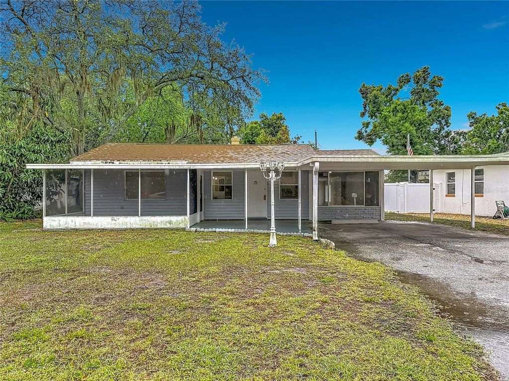 1328 DIVOT LANE, Tampa, FL 33612