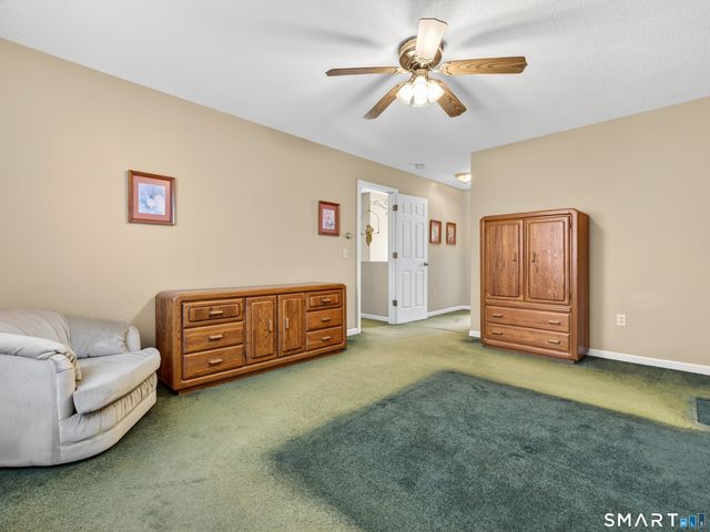 11 Cottage Lane, East Lyme, CT 06357