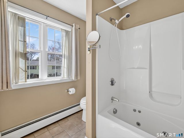 11 Cottage Lane, East Lyme, CT 06357