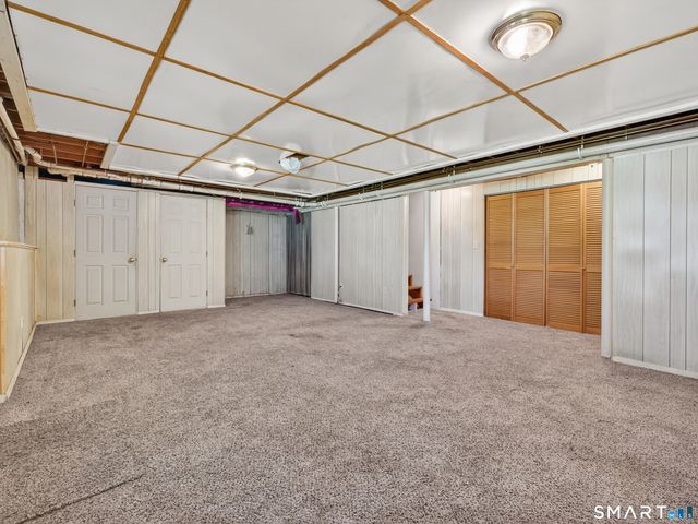 11 Cottage Lane, East Lyme, CT 06357