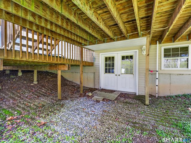 11 Cottage Lane, East Lyme, CT 06357