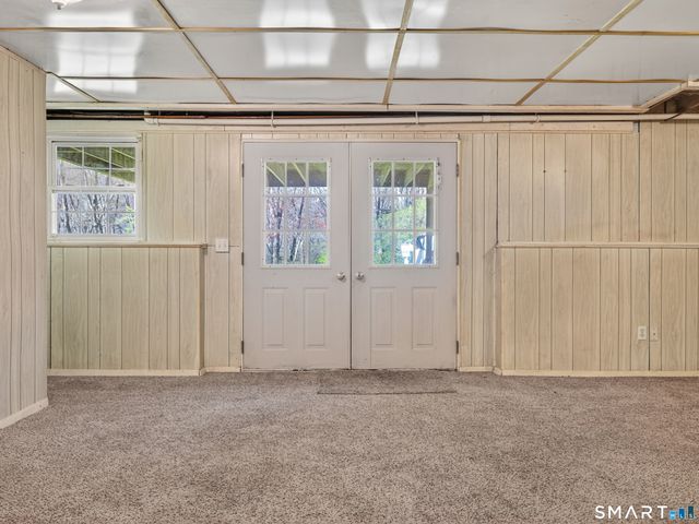 11 Cottage Lane, East Lyme, CT 06357