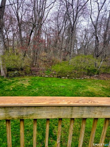 11 Cottage Lane, East Lyme, CT 06357