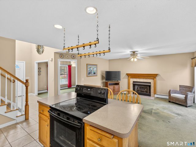 11 Cottage Lane, East Lyme, CT 06357
