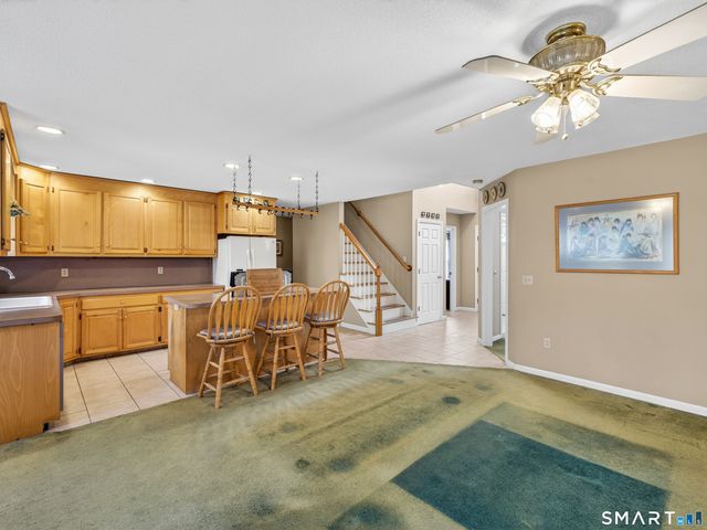 11 Cottage Lane, East Lyme, CT 06357