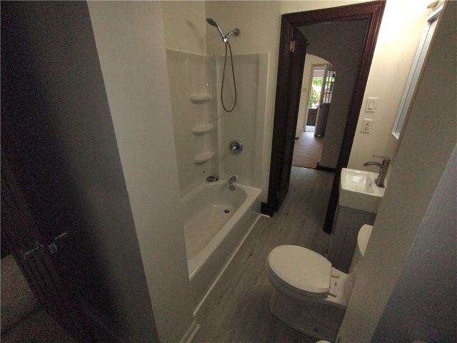9215 Vantine St, Penn Hills, PA 15235