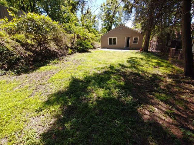9215 Vantine St, Penn Hills, PA 15235