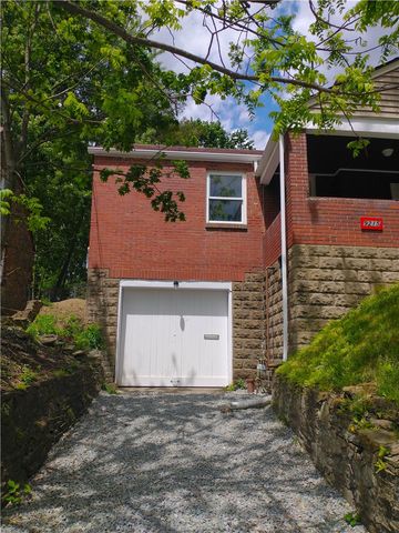 9215 Vantine St, Penn Hills, PA 15235