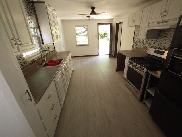 9215 Vantine St, Penn Hills, PA 15235