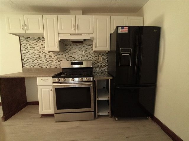 9215 Vantine St, Penn Hills, PA 15235