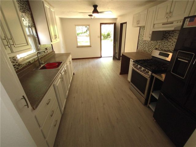 9215 Vantine St, Penn Hills, PA 15235