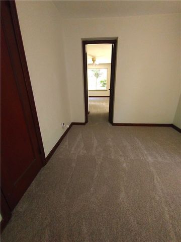 9215 Vantine St, Penn Hills, PA 15235